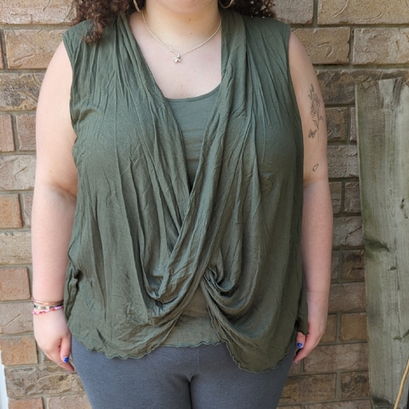 Fancy Cross Over Tee - Picture 1 of 3